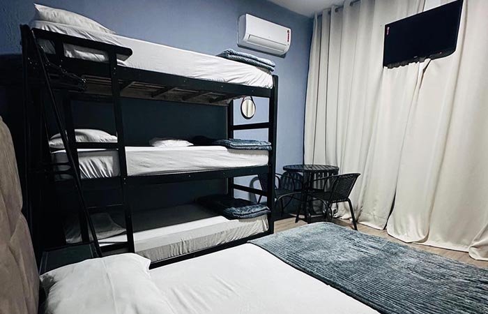 Quarto Studio (Cama casal + 3 solteiros)